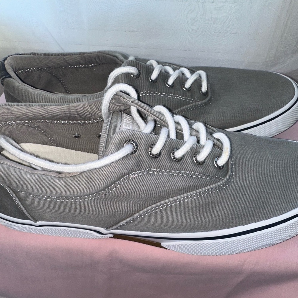 Sperry Light Gray Canvas Shoes.    (108)